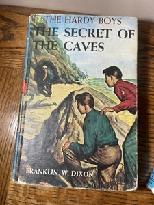 THE HARDY BOYS #7 THE SECRET OF THE CAVES c. 1964 GROSSET & DUNLAP HARDBACK HC - Picture 1 of 7