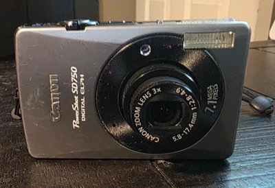 Canon PowerShot Digital ELPH SD750 7.1MP Digital Camera - Image 1 of 2
