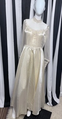 Vintage 1960s 70’s Juliet Sleeve Liquid Satin Wedding Dress Ivory Lace Sz Med - Image 1 of 4