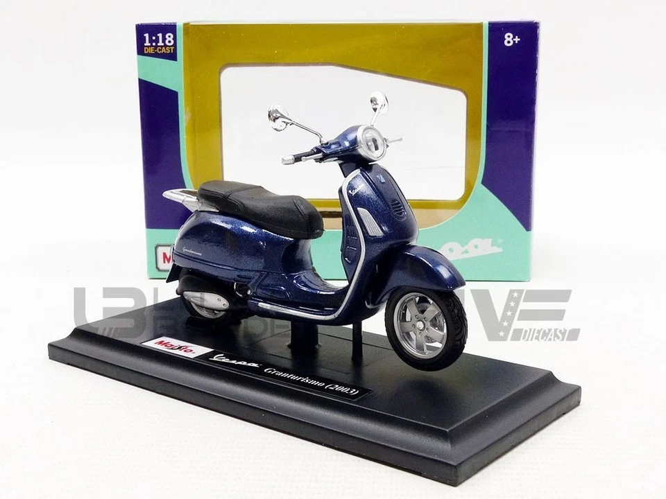 MAISTO 1/18 - VESPA GRAN TURISMO - 2003 3131BL - Image 1 of 1