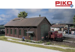 Piko 61823 scala H0 capannone locomotiva pietra castello, 240 x 119 x 105 mm - Foto 1 di 1