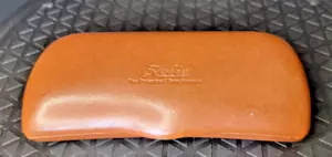 Estuche rígido Hobie vintage de cuero sintético marrón para gafas de sol - Imagen 1 de 3