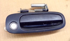 2005 scion xb door handle ( passenger front ) 2004-2006 - Picture 1 of 2