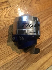 SHAKESPEARE TIGER TSC20A FISHING REEL SPIN CAST 3.4:1 BLACK & CHROME - Picture 1 of 4