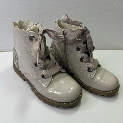 Botas Happily Gris Niños Diseño Superior con Volantes Brillantes con Acento Brillo Niño 11 Foto 1 de 4