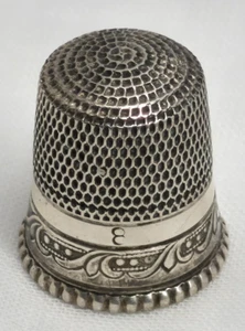 Antiguo dedal de plata de ley Simons Brothers, rollos con puntos, 8 - Imagen 1 de 5