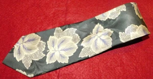 MEN'S HUGO BOSS MADE ITALY GREEN/BEIGE/GREY FLORAL TIE - TIES - DESIGNER TIES. - Picture 1 of 3