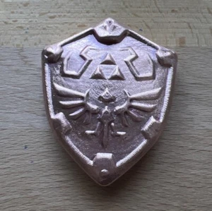 10+ oz Hand Poured Zelda Hyrule Shield - 999 Fine Copper Bullion - Picture 1 of 1