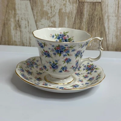 Juego de tazas y platillos de jardín Royal Albert Bone China Nell Gwynne Covent flores azules Foto 1 de 4