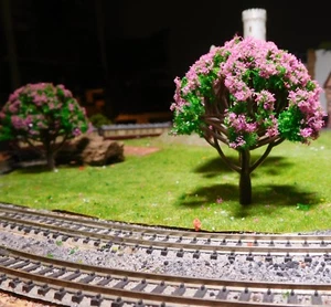 5 Green Deciduous Trees, Purple, Violet Blooming, 80 mm Tall - Picture 1 of 12
