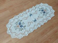 Beautiful Vintage Embroidered Tablecloth Cutwork Flowers Cream Oval 14,5"x34"