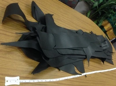 Pieles de cuero negro - Piezas más pequeñas con precio por libra Foto 1 de 4