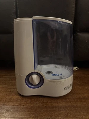 Vicks V745A/V745-JUV Warm Mist Humidifier - White - Tested Good Condition.    B7 - Image 1 of 4