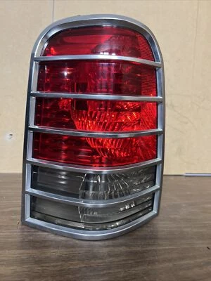 Luz trasera izquierda Mercury Mariner Driver 2005,2006,2007 fabricante original Foto 1 de 4