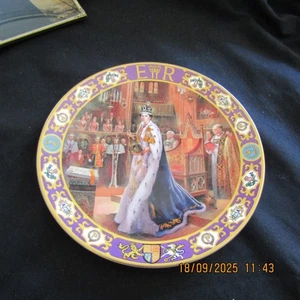 Royal Doulton Queen Elizabeth 11 The Coronation of Queen Elizabth 11 Plate - Picture 1 of 10
