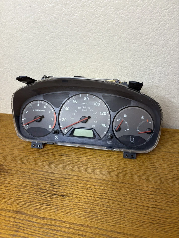 1998-2002 Honda Accord Insturment Cluster OEM Black DAMAGED - Image 1 of 4