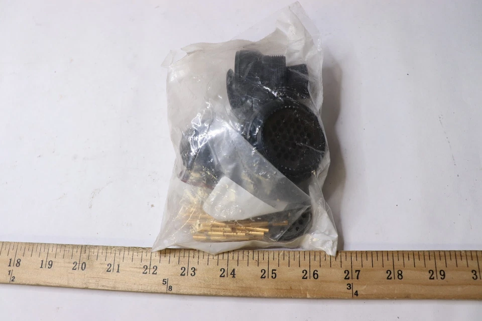 Enchufe conector ITT Cannon Circular MIL Spec 3A CIR06F-28-21S-F80-T108 Foto 1 de 1