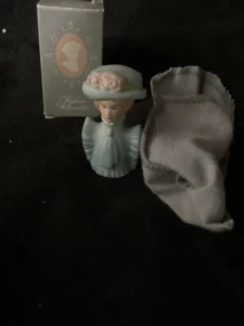 3 dedales cabeza dama vintage Avon 1983 UNO EN CAJA - Imagen 1 de 5