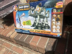 Nuevo Star Wars Angry Birds AT-AT Attack Battle Juego Figuras Exclusivas Hasbro Wear - Imagen 1 de 2