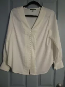 T Tahari Ivory Pleat Cuffs V Neck Poly Blend Button Top Size Small NEW No Tags - Picture 1 of 8