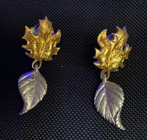 Orecchini Avon Vintage Tono Oro e Argento Finitura Opaca Pendente Foglia 2" da Pali - Foto 1 di 3