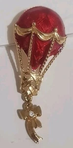 Red Hot Air Balloon Dangle Bow Ribbon Avon Lapel Pin - Picture 1 of 4