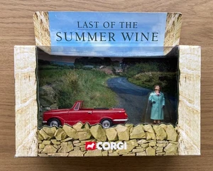 CORGI LAST OF SUMMER WINE RED TRIUMPH HERALD CAR + FIGURE - MINT BOXED BRAND NEW - Picture 1 of 5