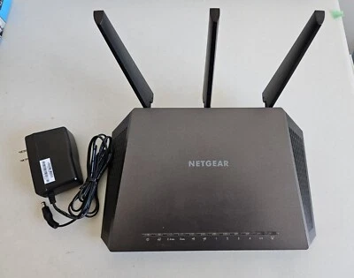 NETGEAR Nighthawk AC1900 Smart WiFi Router (‎R7000-100NAS) - Image 1 of 3