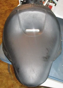 Genuine Harley Davidson Studded Motorcycle seat RDW-92/61-0067 - Picture 1 of 15