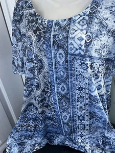 Concepts Size XXL (20) Blue Sublimation Short Sleeve Print Top Embellished - Picture 1 of 8
