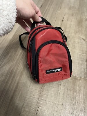 Porta Mochila Nintendo DS Correa Ajustable Roja Foto 1 de 4