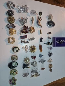 Job Lot 48 Brooches Vintage/Modern - Picture 1 of 9