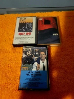Lot Of 3 Cassettes Billy Joel / Huey Lewis And The News - Image 1 of 2