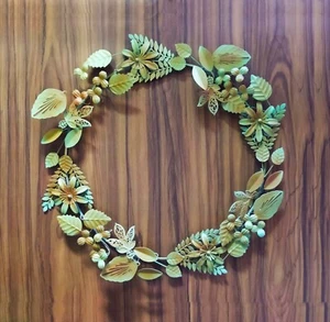 Metal Vintage Wreath Wall Art - Wall Decor - Door Wreath - Green Papaya Finish - Picture 1 of 3
