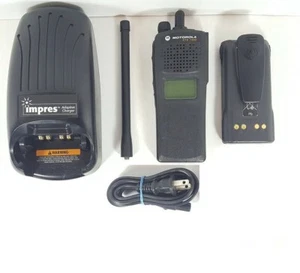 MOTOROLA XTS1500 VHF 136-174 MHz SmartZone P25 radio digitale bidirezionale H66KDD9PW5BN - Foto 1 di 5