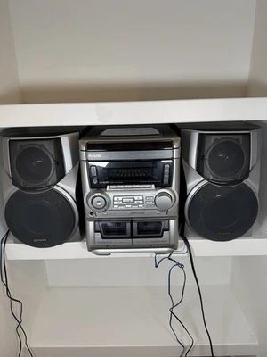 Aiwa CX-NA555 3 CD转换器双磁带调幅/调频立体声系统带扬声器 — 第 1/4 张图片