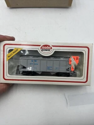 MODEL POWER HO SCALE NORFOLK & WESTERN COVERED HOPPER #177504 - NEW IN BOX - Image 1 of 4