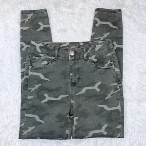 MAURICES High Rise Green Camo Skinny Jeans Medium Regular - Picture 1 of 10