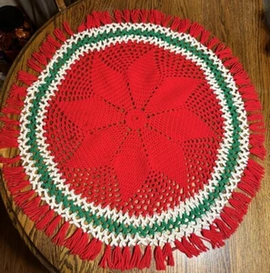 Vintage Handmade Crochet Table Topper Tree Skirt Christmas Red Green White 31" - Picture 1 of 8