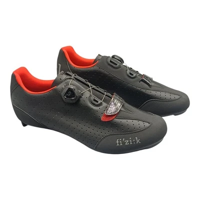 Sapatos de bicicleta de estrada Fizik R3B Uomo carbono BOA preto/vermelho tamanho UE 42/Reino Unido 7,5 EUA 10 - Imagem 1 de 4