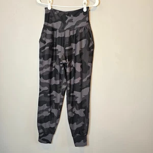 Pantalón Jogger Powersoft Camuflaje Antiguo Azul Marino Pequeño Negro Gris Tiro Alto - Imagen 1 de 9