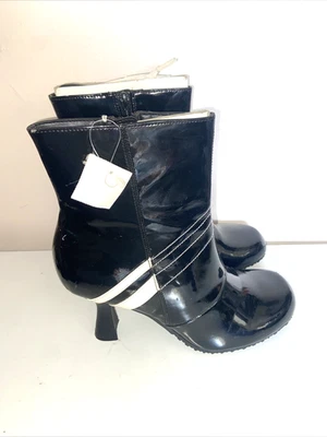 Predicciones vintage 3 pulgadas nuevo con etiquetas BOTAS CORTAS TACÓN ALTO NEGRAS BLANCAS MUJER Talla 9.5 Foto 1 de 4