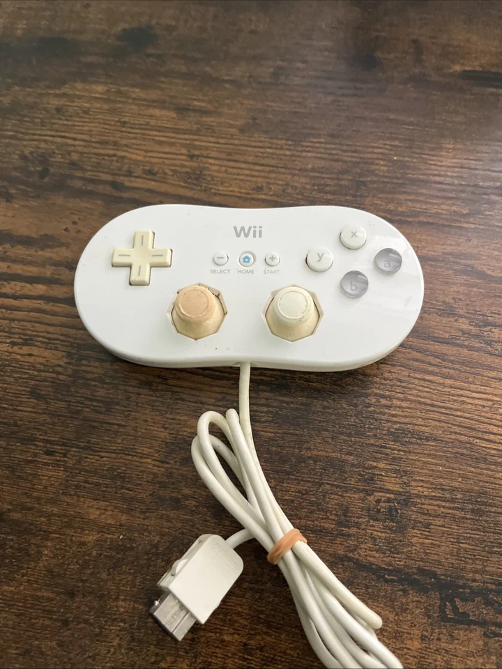 Official OEM White Nintendo Wii Classic Controller RVL-005 ~ Tested & Working - Image 1 of 4
