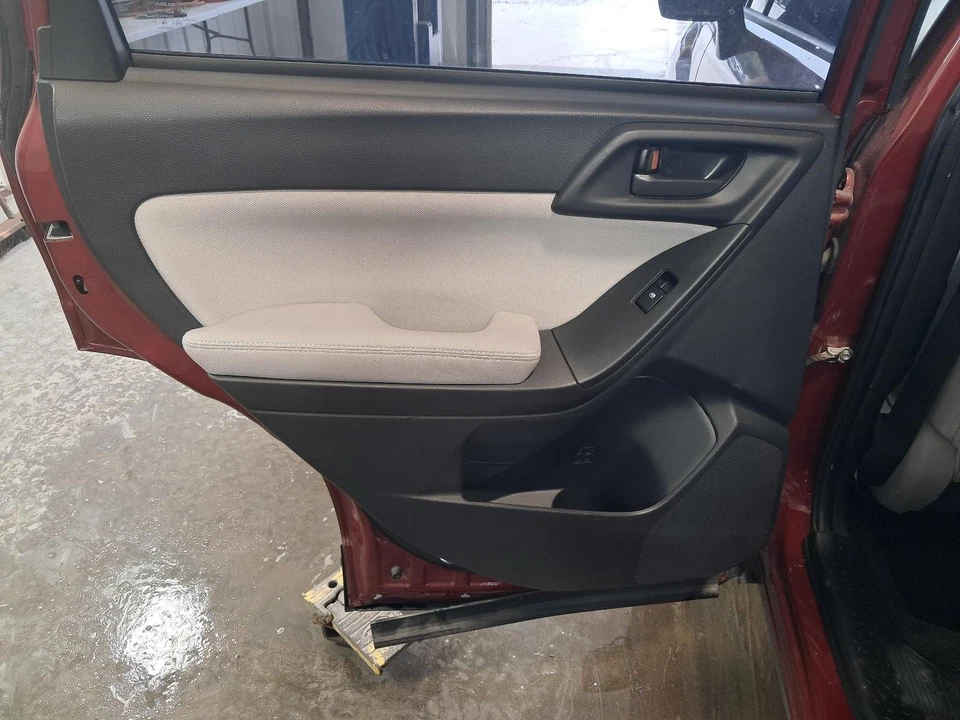 Used Rear Left Door Interior Trim Panel fits: 2015 Subaru Forester  Grade A Foto 1 de 4