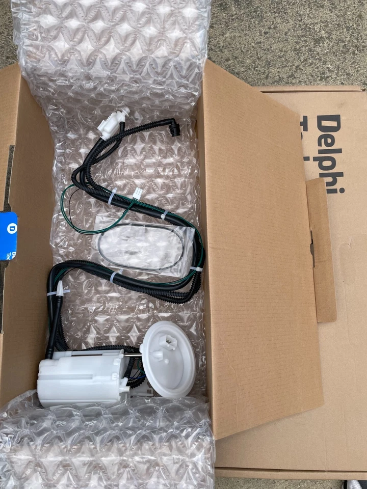 Delphi OEM Fuel Pump Module For BMW 525i 525i 528i 528i xDrive 530i 530xi 550i - Image 1 of 1