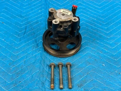 Toyota Land Cruiser LX470 Power Steering Pump w/ Pulley & Bolts 151k 98-02 OEM - Image 1 of 4