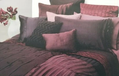 2 DKNY Mystic Forest Burgandy European Shams 26" x 26" $250 Novo na embalagem - Imagem 1 de 4