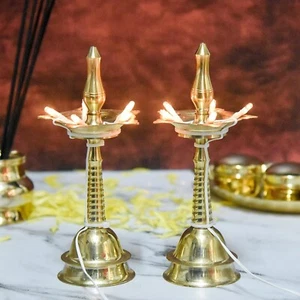 Tavolo Kerala Elettrico Ottone Puro Diya Illuminazione Tradizionale Deepak con Lampadina - Foto 1 di 4