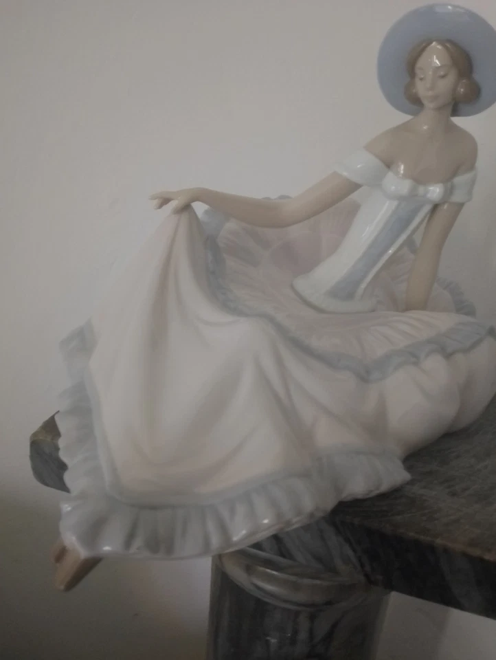 Scultura Statuetta Statua soprammobile Ballerina Porcellana NAO LLADRO  - Immagine 1 di 4