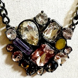 Chico’s Lila Stein Statement Halskette Schmuck Lila Gunmetal Grau Chunky - Bild 1 von 8